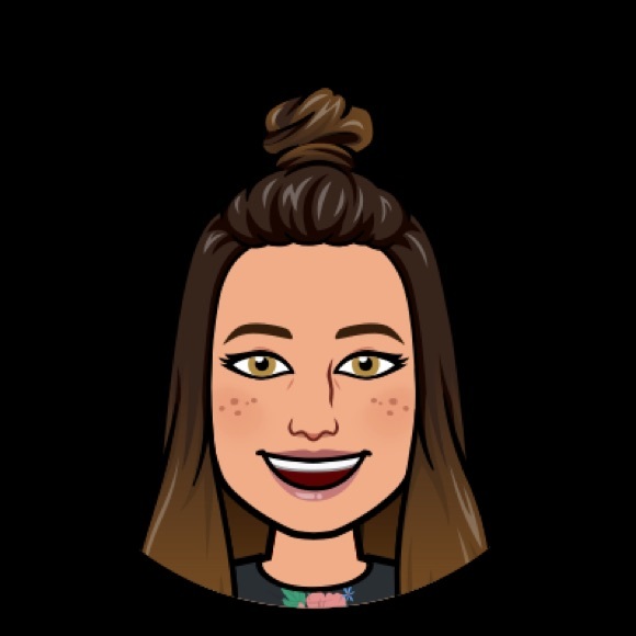 Meet your Posher, Carly - Picture 2 of 2